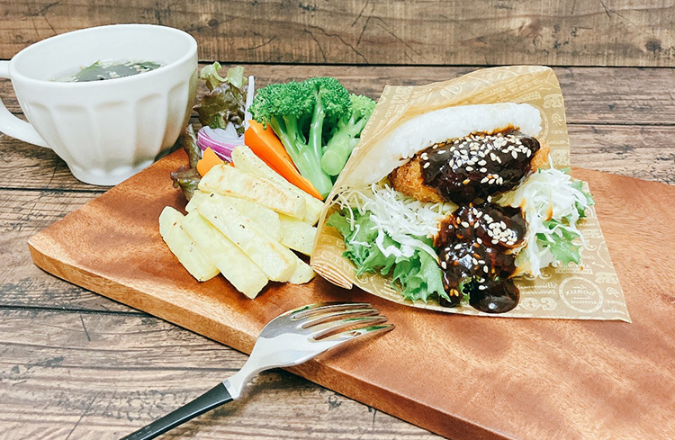 みそカツライスバーガー