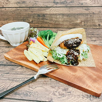 みそカツライスバーガー