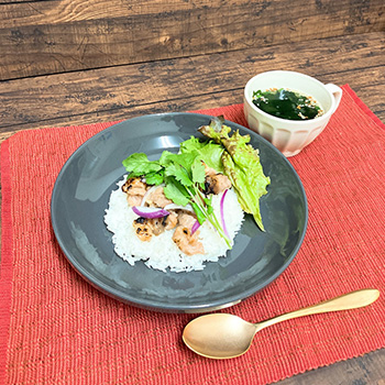 鶏の甘酢パクチー添え